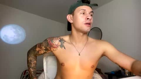 latinweekend online show from February 12, 8:26 pm