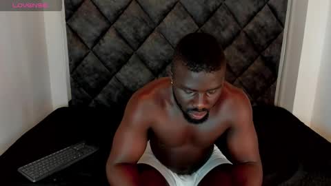 LEANDRO online show from October 21, 2:01 am