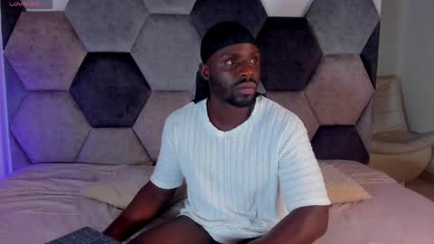 LEANDRO online show from April 19, 3:39 am