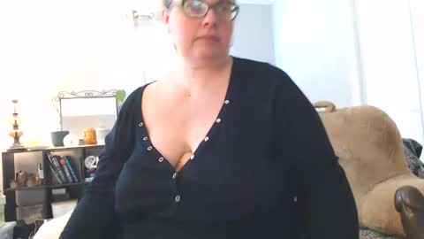 LauLauMa online show from March 13, 4:02 pm