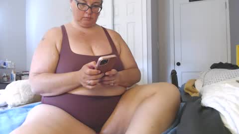 Snapshot of laulauma chatting on June 21, 4:31 pm LauLauMa online show from June 21, 4:31 pm