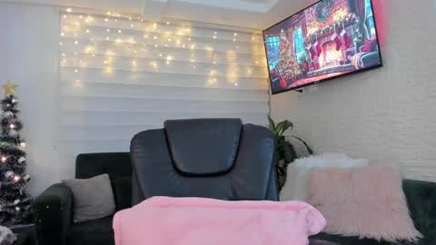 laura cruz online show from December 6, 3:41 am