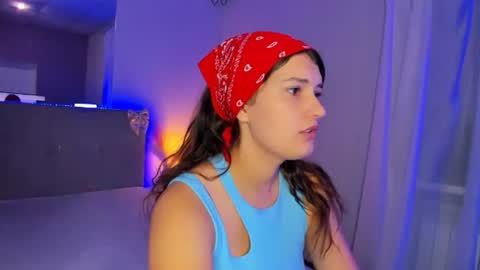 Snapshot of laura__leee chatting on July 1, 5:09 am Laura online show from July 1, 5:09 am