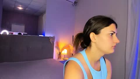 Snapshot of laura__leee chatting on July 5, 5:03 am Laura online show from July 5, 5:03 am