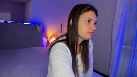 Snapshot of laura__leee chatting on July 12, 4:58 am Laura online show from July 12, 4:58 am
