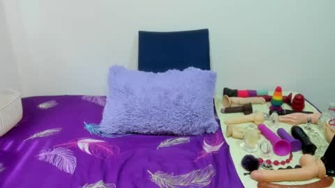 Snapshot of laura_anal_ chatting on June 23, 3:54 pm Wen online show from June 23, 3:54 pm