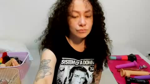 Snapshot of laura_anal_ chatting on June 30, 7:48 pm Wen online show from June 30, 7:48 pm