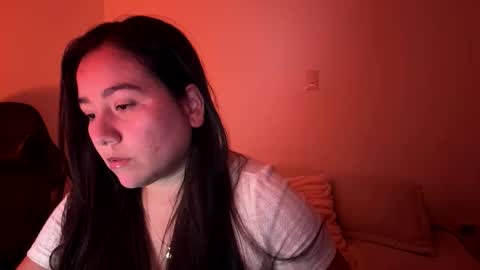 Snapshot of laura_d23 chatting on February 4, 2:28 am laura online show from February 4, 2:28 am