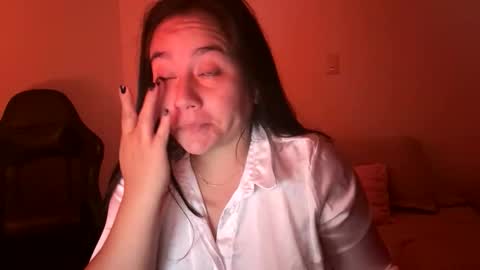 Snapshot of laura_d23 chatting on February 9, 12:03 am laura online show from February 9, 12:03 am