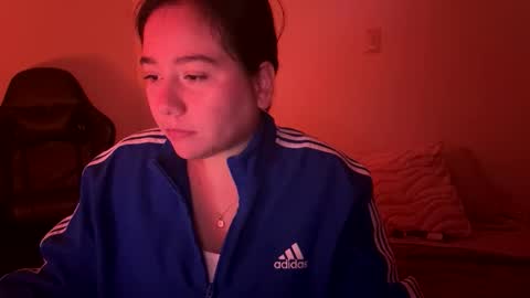 Snapshot of laura_d23 chatting on February 17, 12:18 am laura online show from February 17, 12:18 am