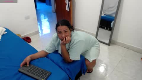 laura_foxx2379 online show from April 20, 8:43 pm