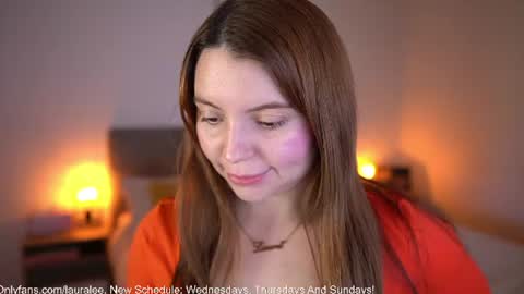 Snapshot of laura_lee chatting on July 31, 1:38 am Laura Lee. online show from July 31, 1:38 am