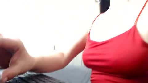 Snapshot of laura_pervert_ chatting on June 7, 6:00 pm Laura online show from June 7, 6:00 pm