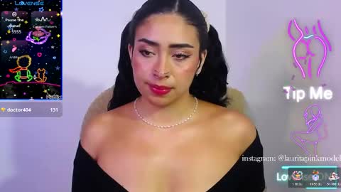 laura_pink01 online show from March 6, 3:30 pm