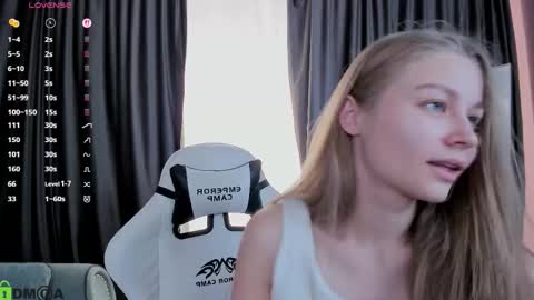 Laura online show from September 26, 2:21 pm