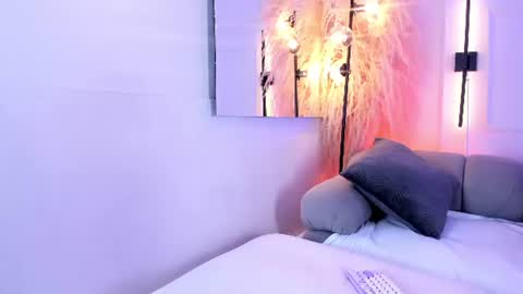 LauraCarther  online show from August 1, 6:29 pm