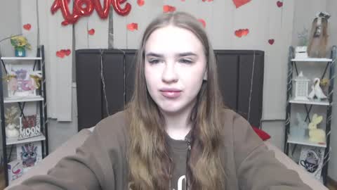LauraHlot online show from April 11, 6:01 pm