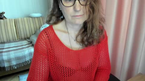 Lauraoven1 online show from April 1, 2:03 pm
