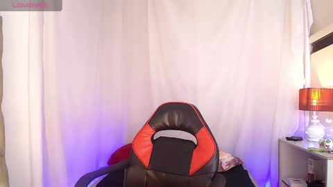 Laura Sofia online show from May 11, 11:49 am