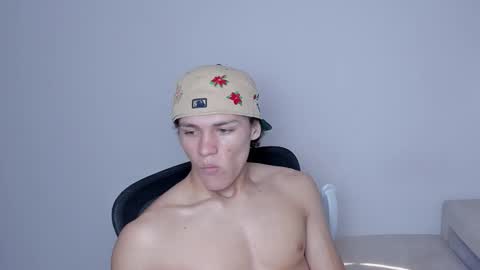 Laureent online show from December 15, 6:12 pm