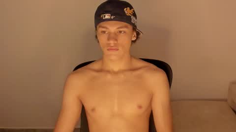 Laureent online show from December 22, 9:06 am