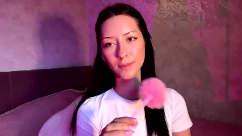 laurelimaino online show from July 26, 4:47 pm