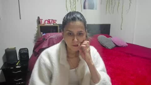 Lauren Independent model online show from January 8, 2:52 pm