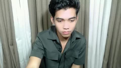 Snapshot of laurence_cuttieguyhere chatting on March 3, 6:14 pm laurence_cuttieguyhere online show from March 3, 6:14 pm