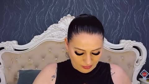 Snapshot of laurenjenssen chatting on April 23, 2:08 pm Laura online show from April 23, 2:08 pm
