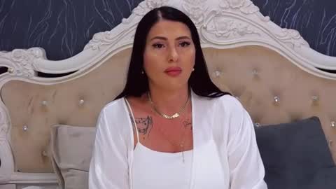 Laura online show from July 8, 3:27 pm