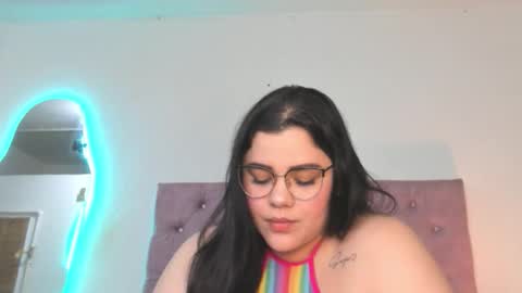 laurenlaine online show from June 3, 4:37 am