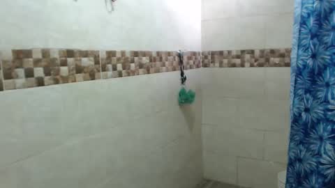 Snapshot of laurenphillipsx chatting on February 26, 7:05 pm Lauren online show from February 26, 7:05 pm