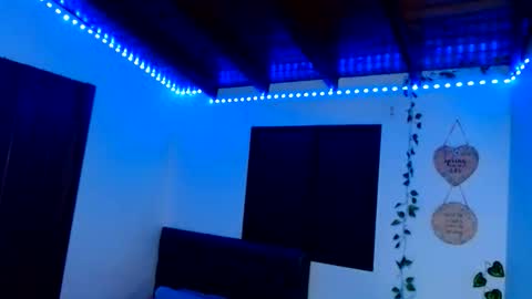 Snapshot of laurenvera_ chatting on January 11, 1:43 am marcela online show from January 11, 1:43 am