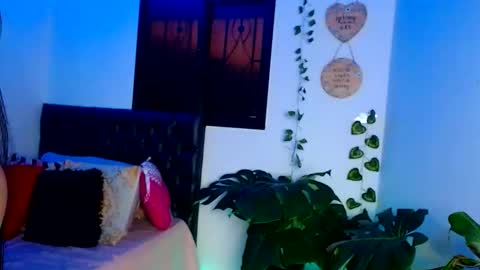 Snapshot of laurenvera_ chatting on January 16, 10:58 pm marcela online show from January 16, 10:58 pm