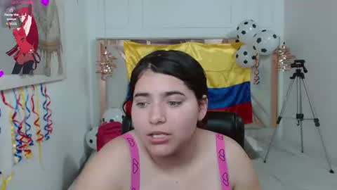 laura  online show from June 16, 7:38 pm