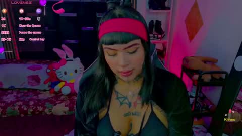 Snapshot of lauri_ink chatting on June 19, 3:00 am lauri online show from June 19, 3:00 am