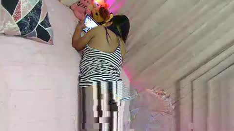 Dallas Hooter Edmonson online show from September 20, 1:56 pm