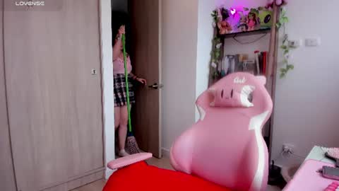          online show from June 9, 5:46 pm