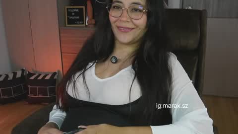 Mara online show from April 4, 2:03 pm