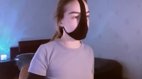 Snapshot of lavinda_lin chatting on February 11, 7:24 am Lavinda online show from February 11, 7:24 am