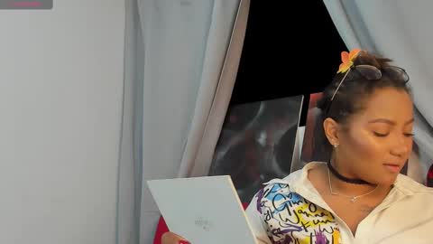 Snapshot of lawrenhills chatting on March 4, 2:38 am lawrenhills online show from March 4, 2:38 am