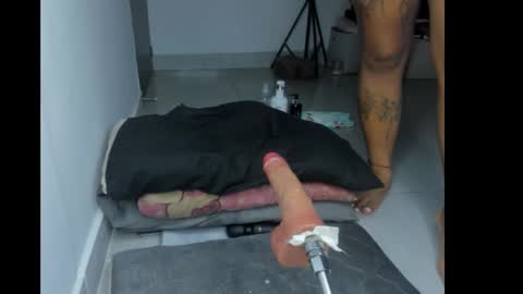 Snapshot of lawrenhills chatting on March 16, 11:31 pm lawrenhills online show from March 16, 11:31 pm