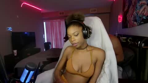 Snapshot of lawzroom chatting on December 8, 7:11 pm law online show from December 8, 7:11 pm