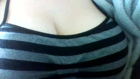 Snapshot of layannalea chatting on July 7, 10:14 pm layannalea online show from July 7, 10:14 pm