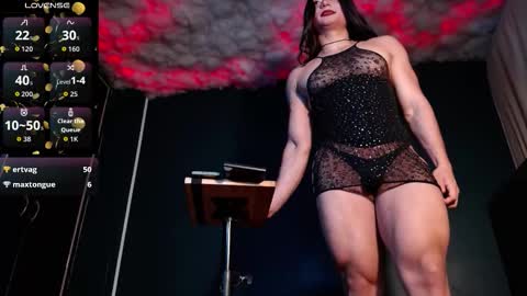 Layla   help me with your thumbs up its important  online show from December 23, 1:25 am