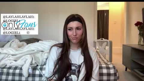 Snapshot of laylahlaylah1 chatting on December 22, 5:32 pm laylahlaylah1 online show from December 22, 5:32 pm