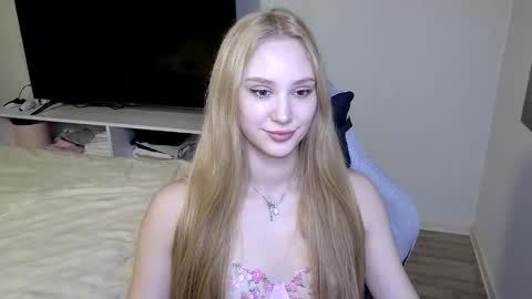 LaylaPretty001 online show from March 13, 7:04 am