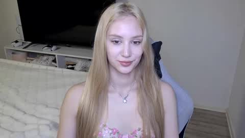 LaylaPretty001 online show from April 16, 5:19 am