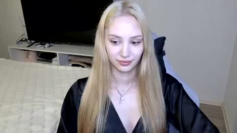 Snapshot of laylapretty001 chatting on June 24, 4:22 am LaylaPretty001 online show from June 24, 4:22 am
