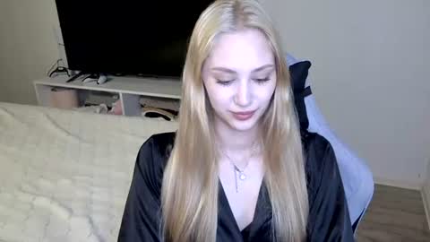 Snapshot of laylapretty001 chatting on June 25, 4:45 am LaylaPretty001 online show from June 25, 4:45 am